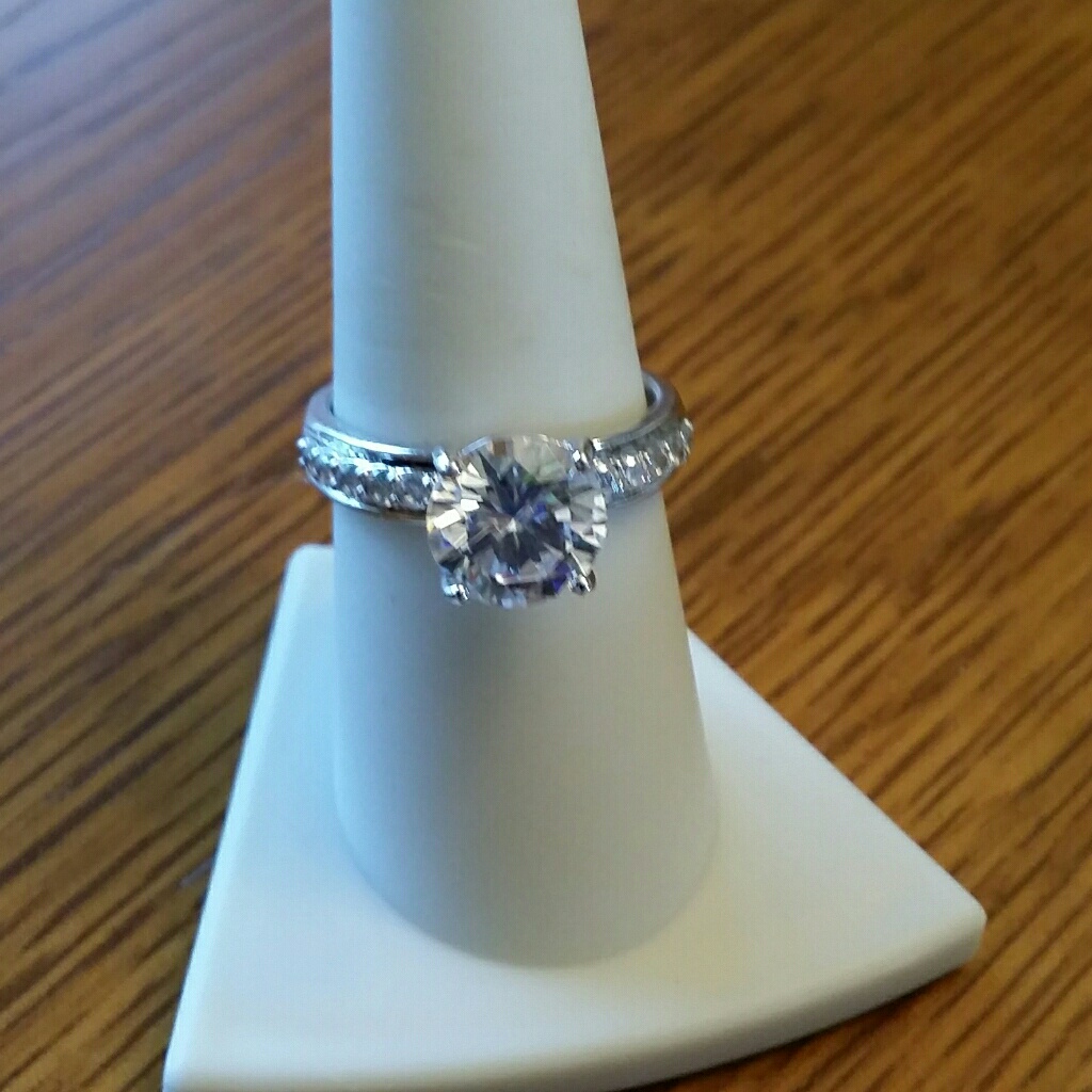 Bella Luce 4.7 Tcw Simulated Diamond Ring